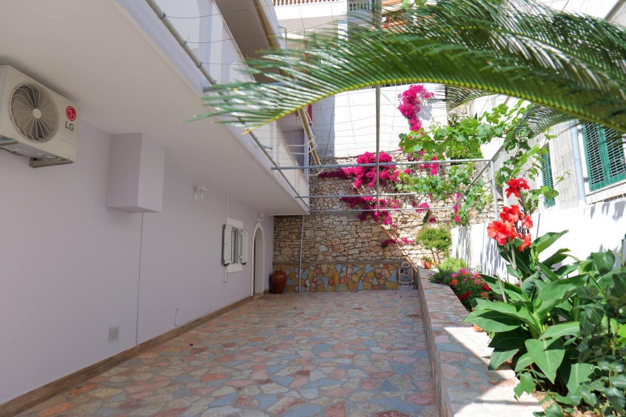 Kosta Apartments Саранда Экстерьер фото