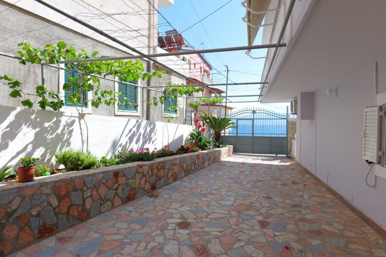 Kosta Apartments Саранда Экстерьер фото